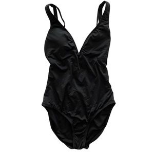 Coastal Rose One Piece Swimsuits Color Black Size 10